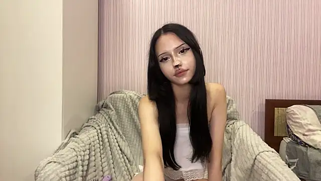ElfriedaCutno 现场XXX聊天