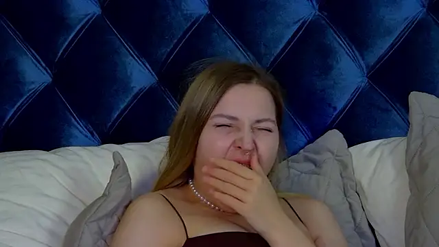 TinnaBurton Chat XXX in diretta