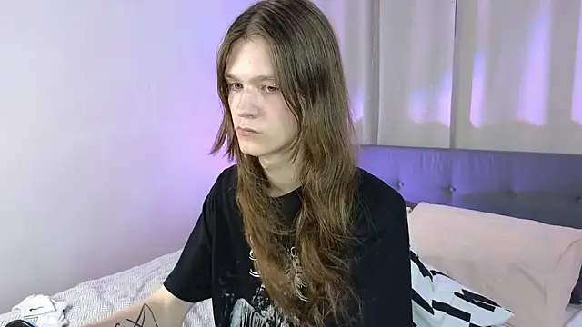 l1l2th – Naživo XXX chat