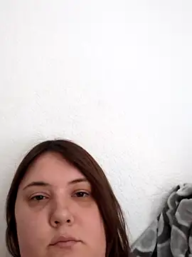 stellabellaaa Show in webcam