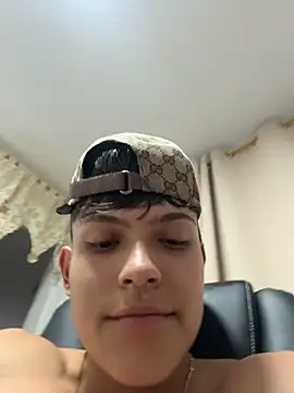 Онлайн ча т XXX DilanMiller_