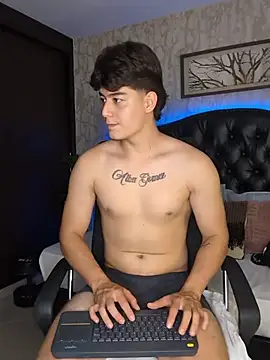 XXX chat uživo modela MaxCruz_