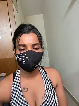 its_ur_flora Adlı Modelin Canlı XXX Sohbeti
