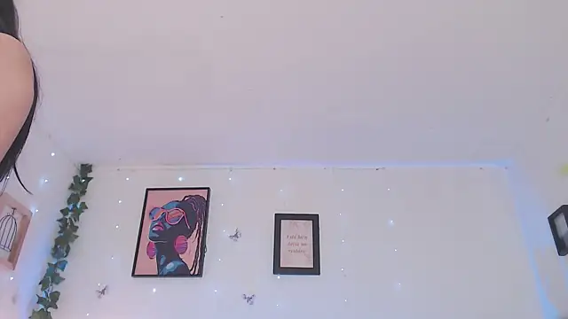 Candy_Sofie Adlı Modelin Canlı XXX Sohbeti
