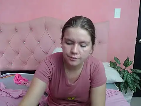 NiniCeleste's Live XXX Chat