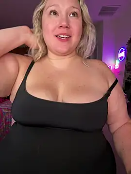 Chatroom XXX en direct de PiggyRose
