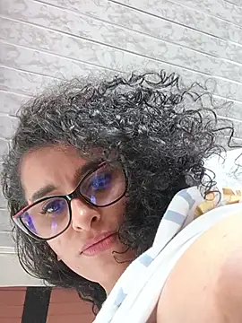 Chat +18 de Alizon_1 ao vivo