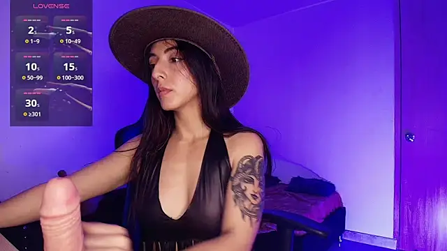 Nicolwhitee Chat XXX live