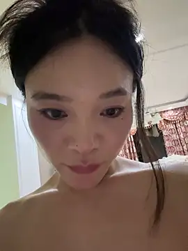 Kiera-T 在線直播表演
