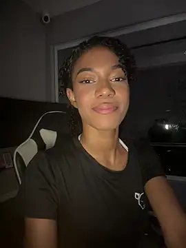 Chat +18 de Stellaciel_ ao vivo
