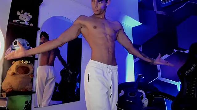 MaxiimoRomano_ élő XXX-chatje