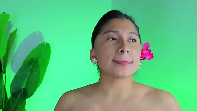 Chat +18 de LinnaGardenia ao vivo
