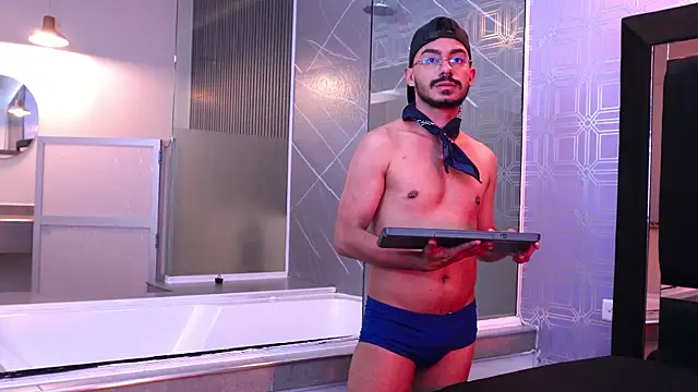 thomas_montiel's Live XXX Chat