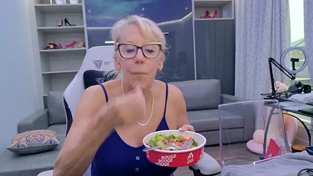 FitCougar: вебкам-шоу