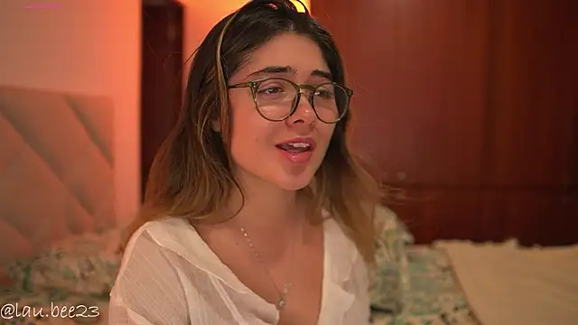 Lau_Bee live XXX chat