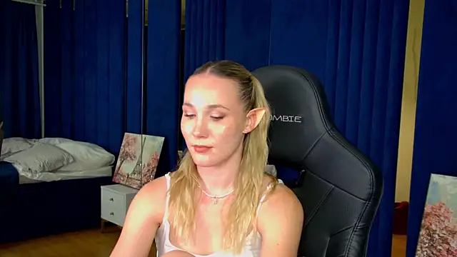 Chat XXX en directo de ElaraVoltage
