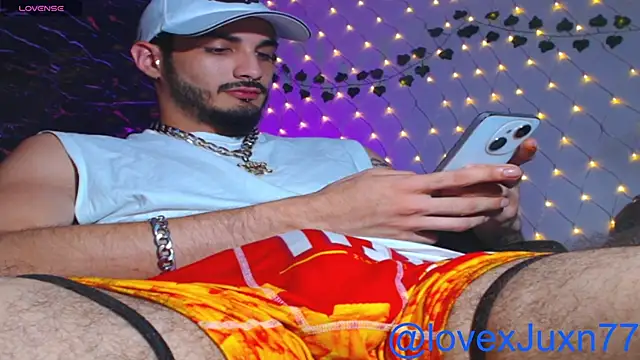 LovexJuxn77 Webcam Show