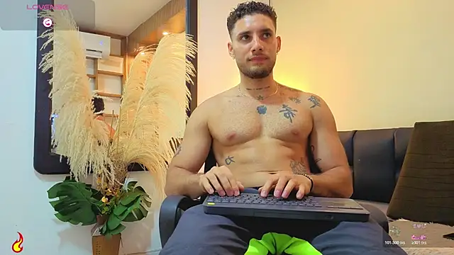 Chatroom XXX en direct de Kiing_001