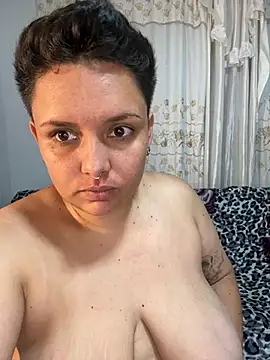Mabelydani élő XXX-chatje