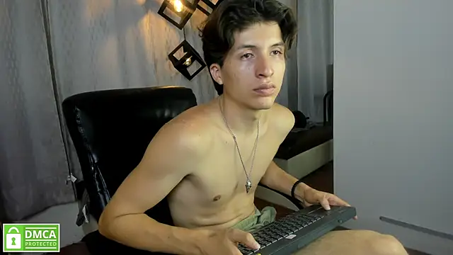 Chat XXX ao vivo de Marcoviolet