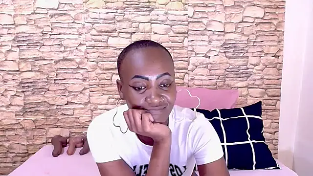 Chat +18 de EbonyOlive69 ao vivo
