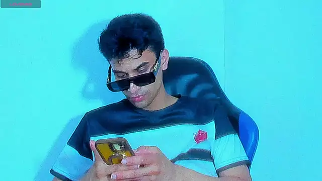 Deiby_BigCock Chat XXX live