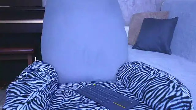 Kitty4_Reed's Live XXX Chat