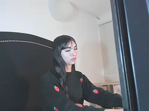 Valey_nikol Show in webcam