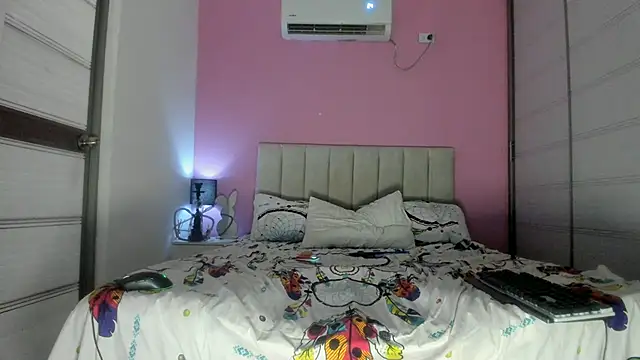 nairobbits Show in webcam