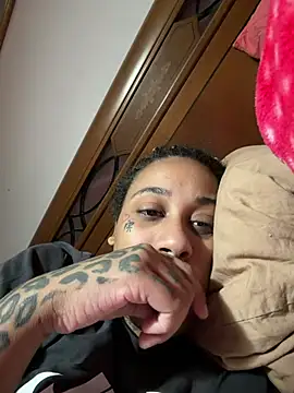 Kira_nyxx webcam show