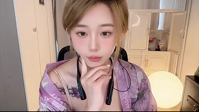 yiyi5588 网络视讯表演