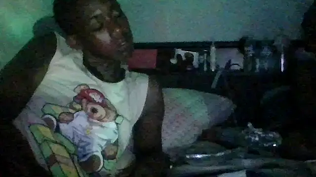 BedazedFirefly Show in webcam