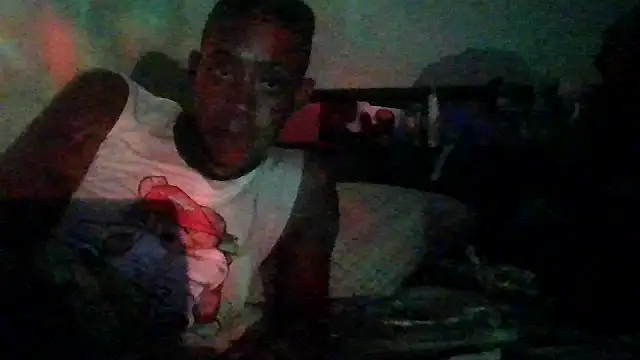 BedazedFirefly Show in webcam