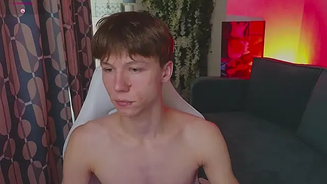cuMte_boy webcam show