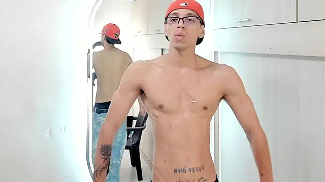 Mheysam_Youngerxn Webbikameraesitys