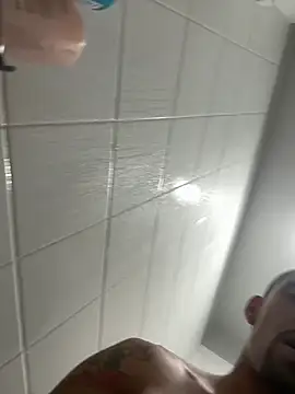 MilkEmAll's Webcam Show