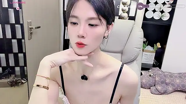 Yueyue-MM 网络视讯表演