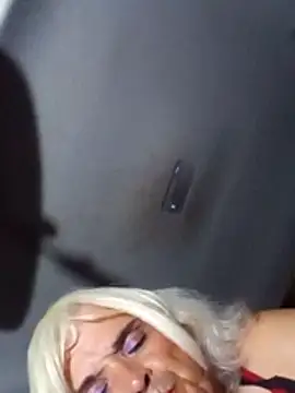 dustbunny64 Show in webcam