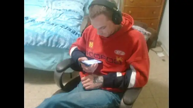 הופעת וובקאם של DADDY_KANE8---