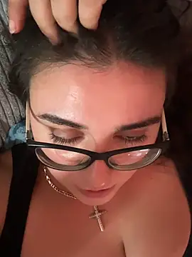 CurvyyMomy webcam show