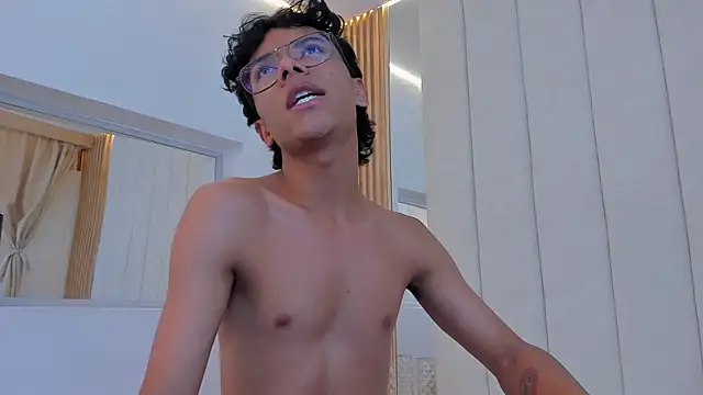 adams_bobby 网络视讯表演