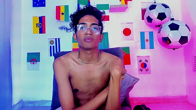 triiangel_latinboy: вебкам-шоу