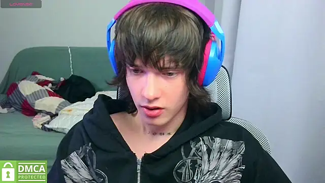 LeonBoykisser: вебкам-шоу