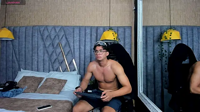 Axxel_Muscle Show Webcam