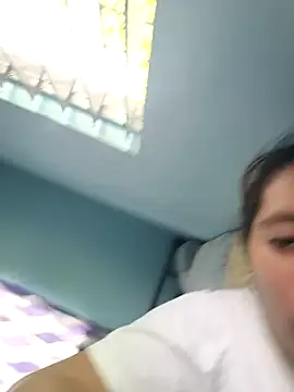 Webkamerová show naughtiestmumknky99