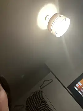 sexyBrunettex1 webcam show
