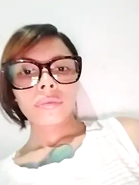 DaKoTALireSh7up webcam show