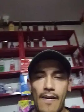 Show modela D1ogh0 na web-kameri
