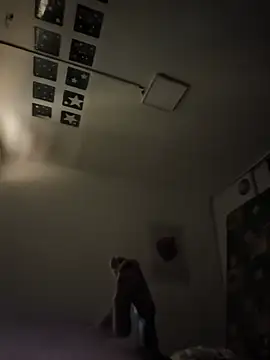 Misteryommm webkamerás műsora