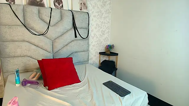 KimberlyFox_t Adlı Modelin Canlı XXX Sohbeti